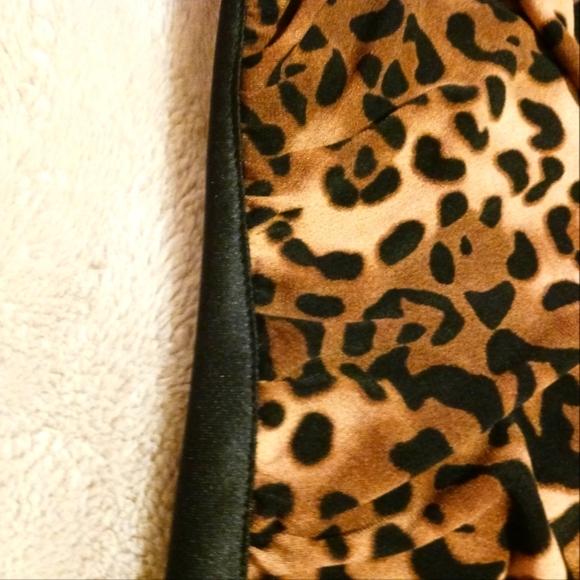 Leapard Print Silky Sleeveless Halter Dress - Picture 6 of 12